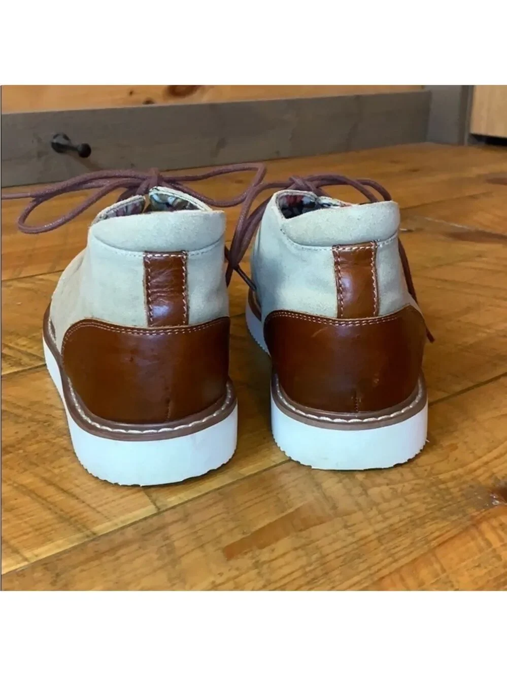 Globe Australia Daley tan suede chukka boots / shoes Size 8